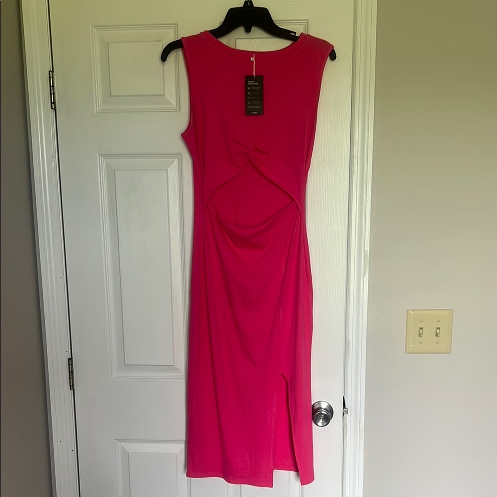 Elegant Pink Sleeveless Dress